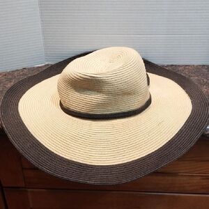 Elegant Two-Tone Wide Brim Hat